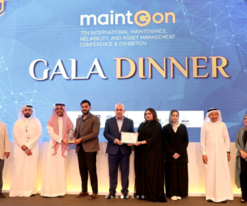 Group photo at MAINTCON 2024 event