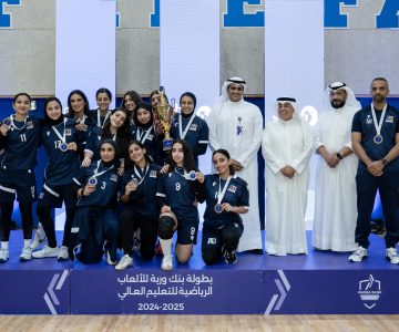 Group photo of female volleyball in third place in 2024