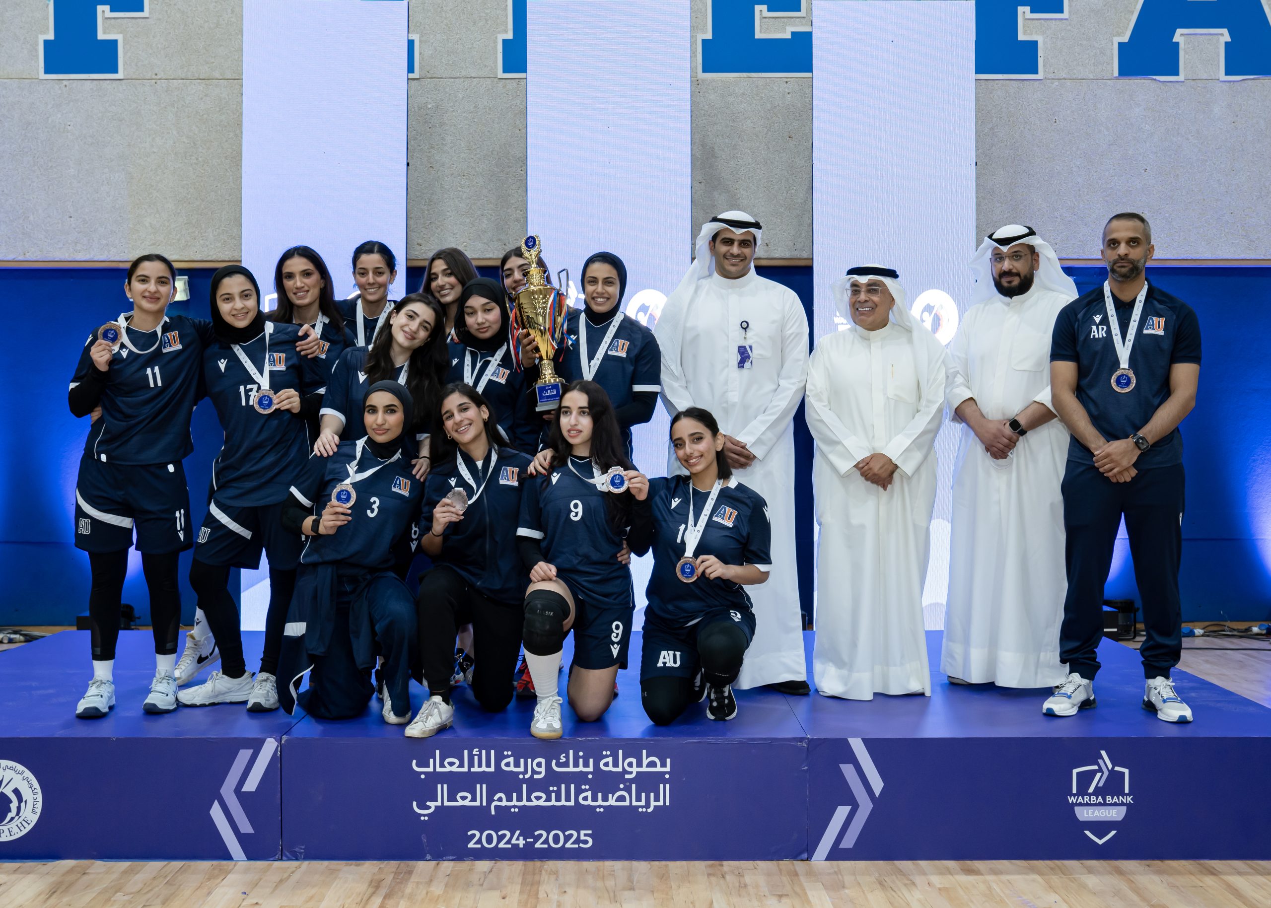 Group photo of female volleyball in third place in 2024