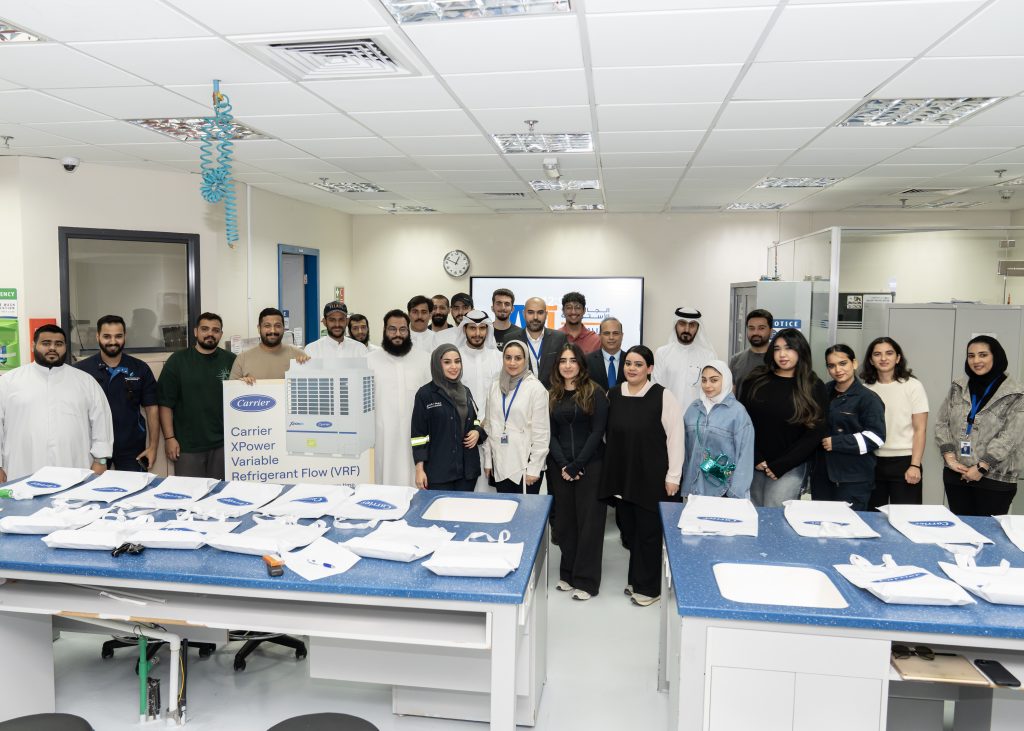 CarrierVisit Group photo of Carrier training visit